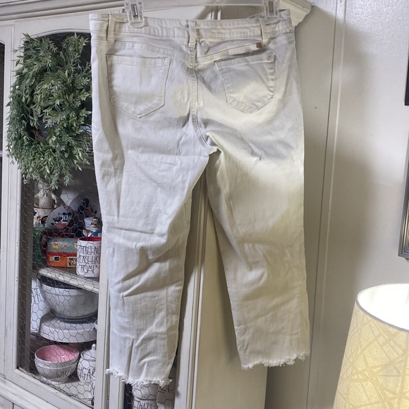Super Cute 1822 Cream Color Jeans Frayed Hem - Picture 3 of 5